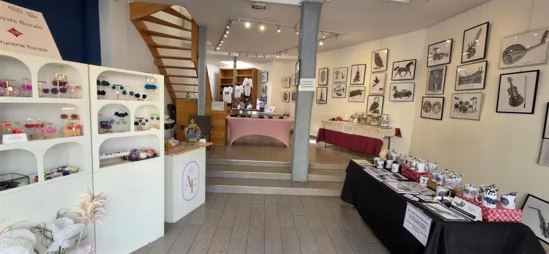 Intérieur de la boutique éphémère Instant Présent, à Yerres